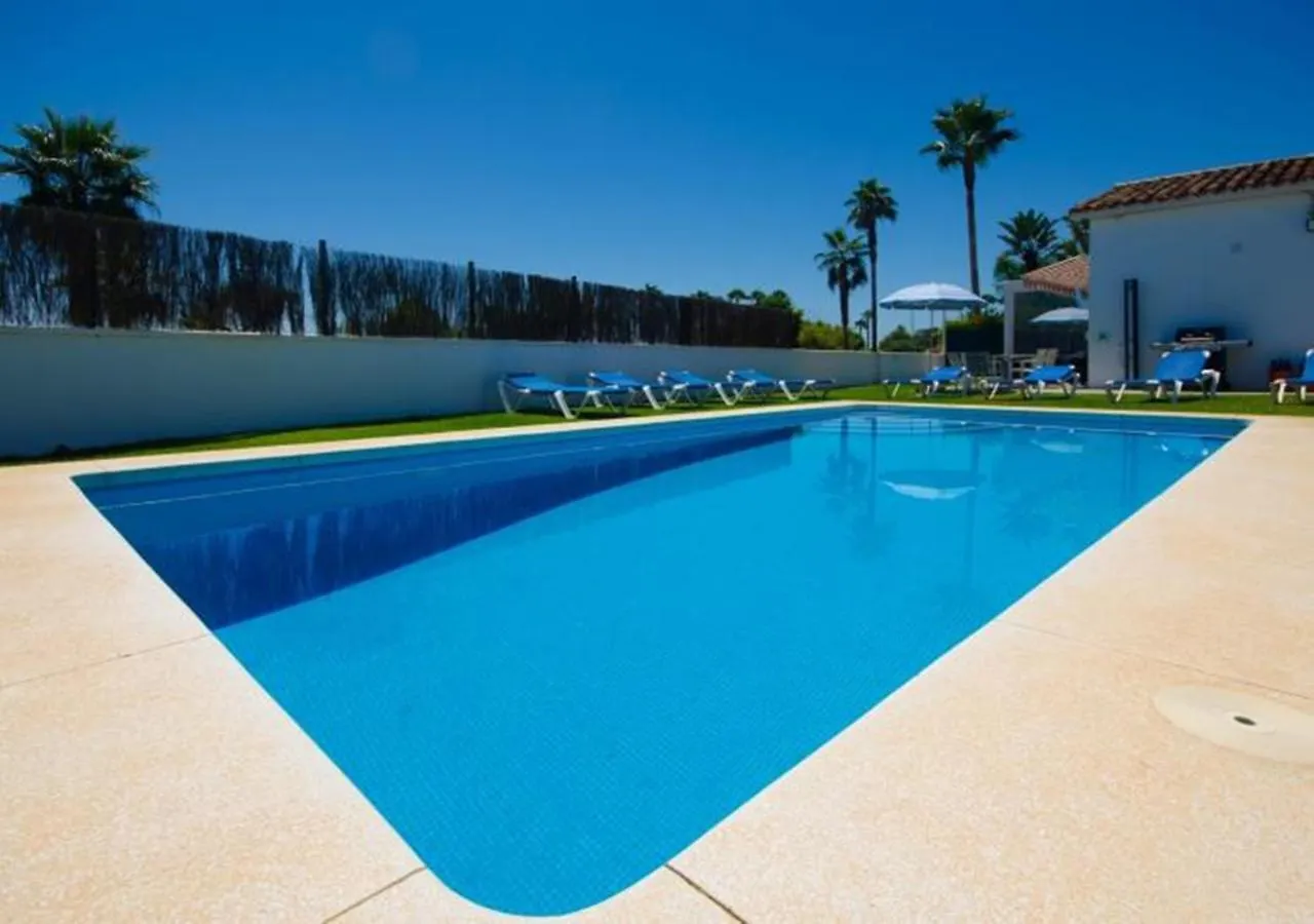 Villa De La Popa - Beachfront Estepona Spain
