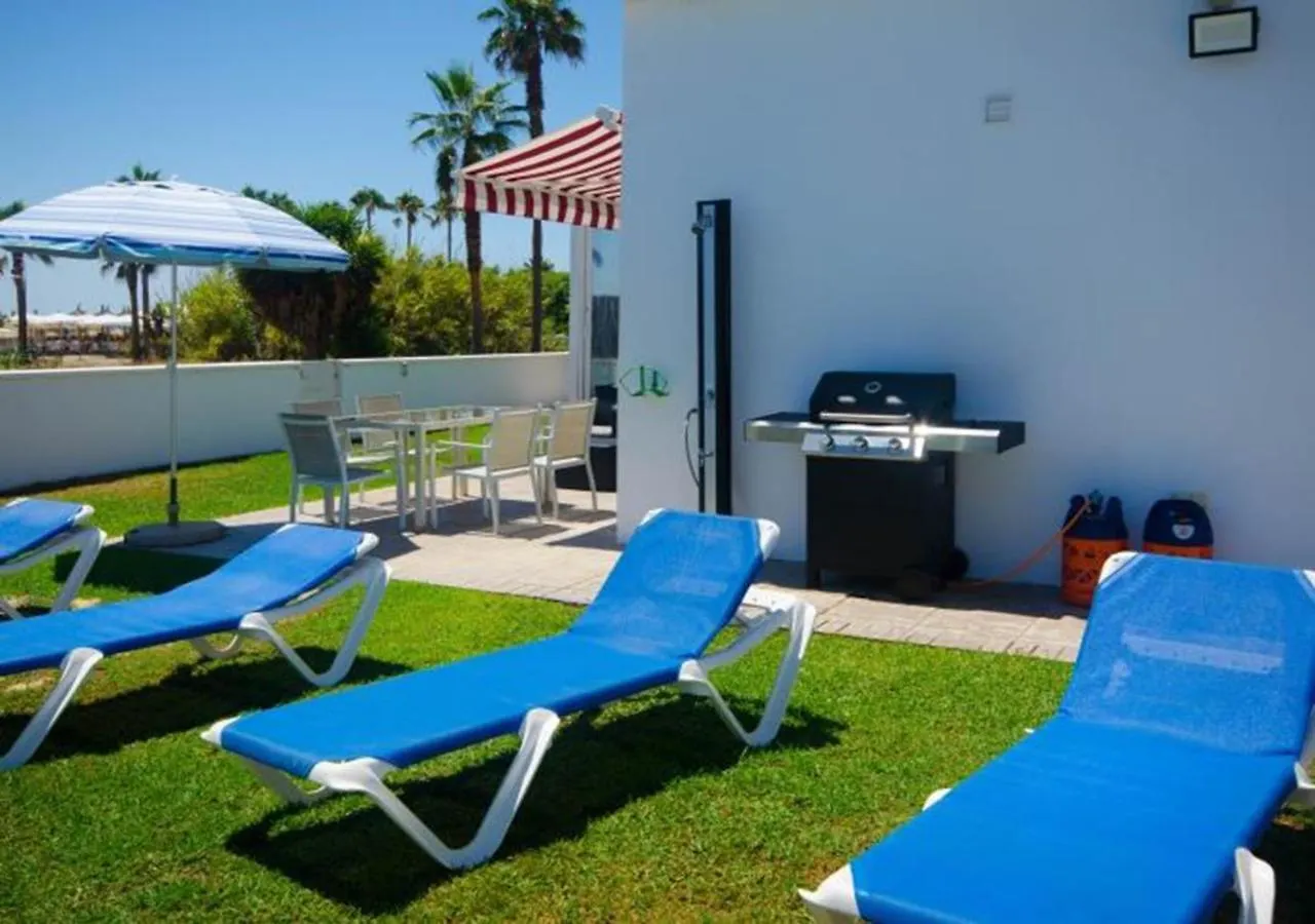 Villa De La Popa - Beachfront Estepona