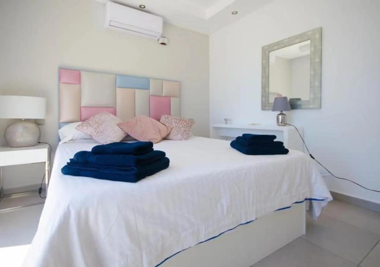 Villa De La Popa - Beachfront Estepona 0*,  Spain